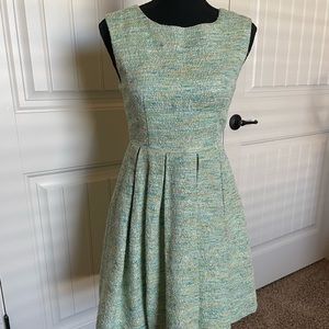 Paper crown dress